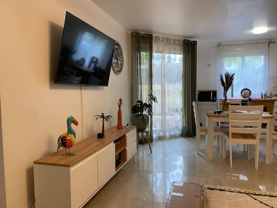 Apartament F2 St Denis Jardin D'Etat Saint-Denis Zewnętrze zdjęcie